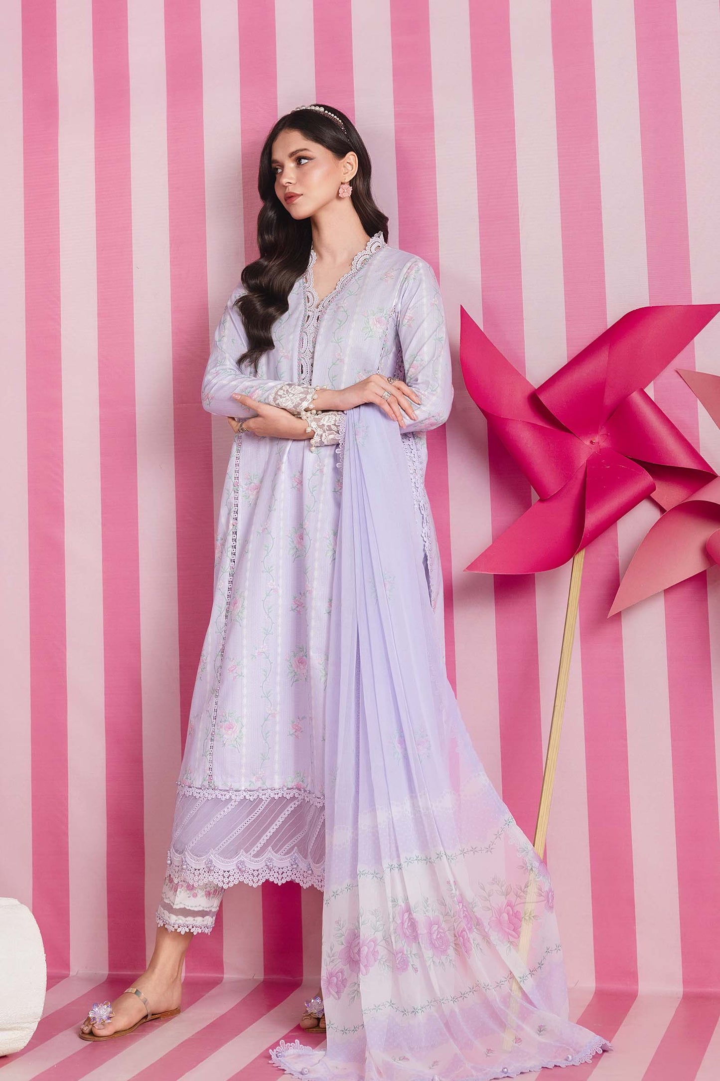 MARIA.B M.BASIC LAWN 202=2B Aangan the essence of lawn & chiffon