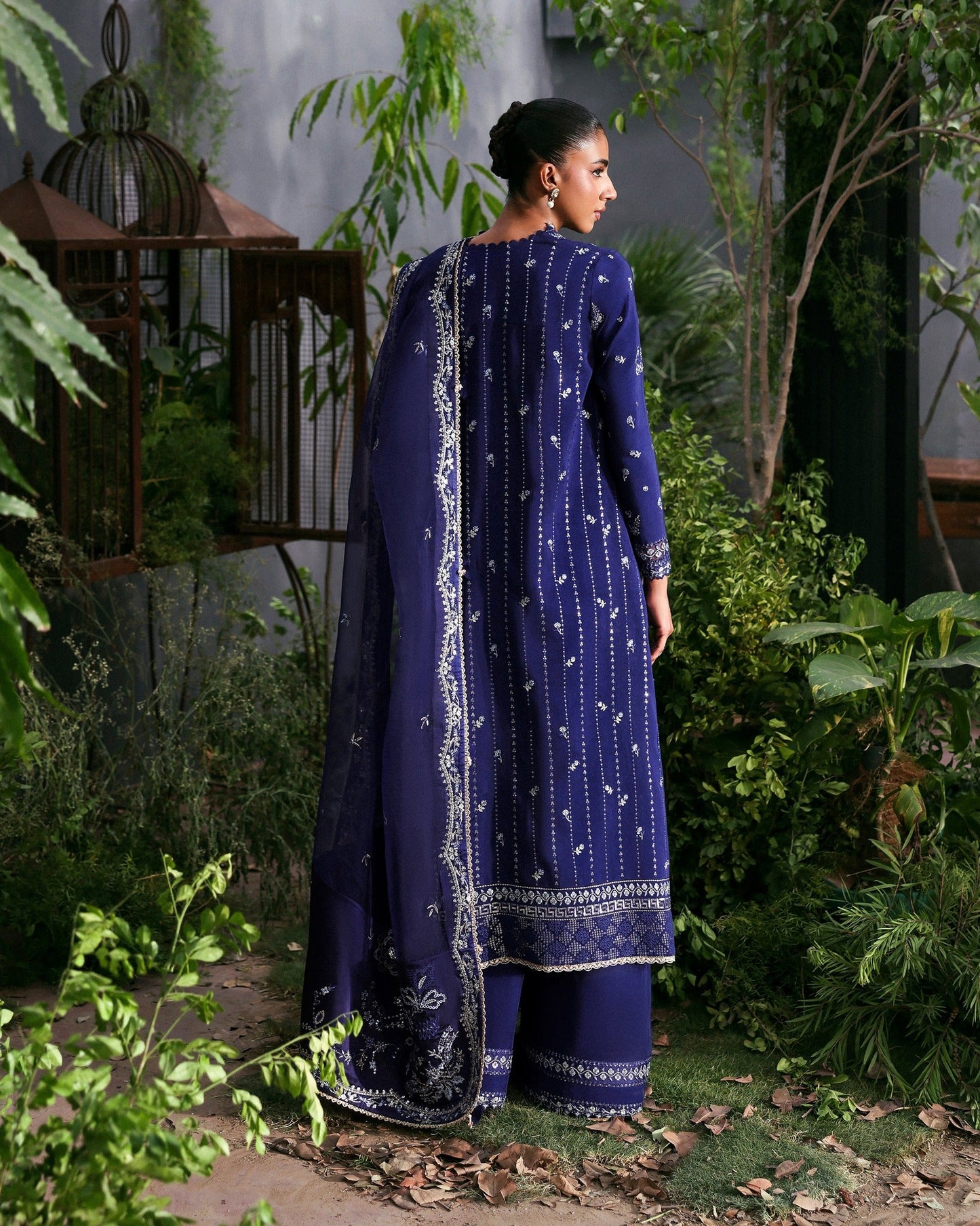 Afrozeh LaFuchsia '25 – Blue Raw Silk & Organza Embroidered Unstitched 3-PC Suit Aangan the essence of lawn & chiffon