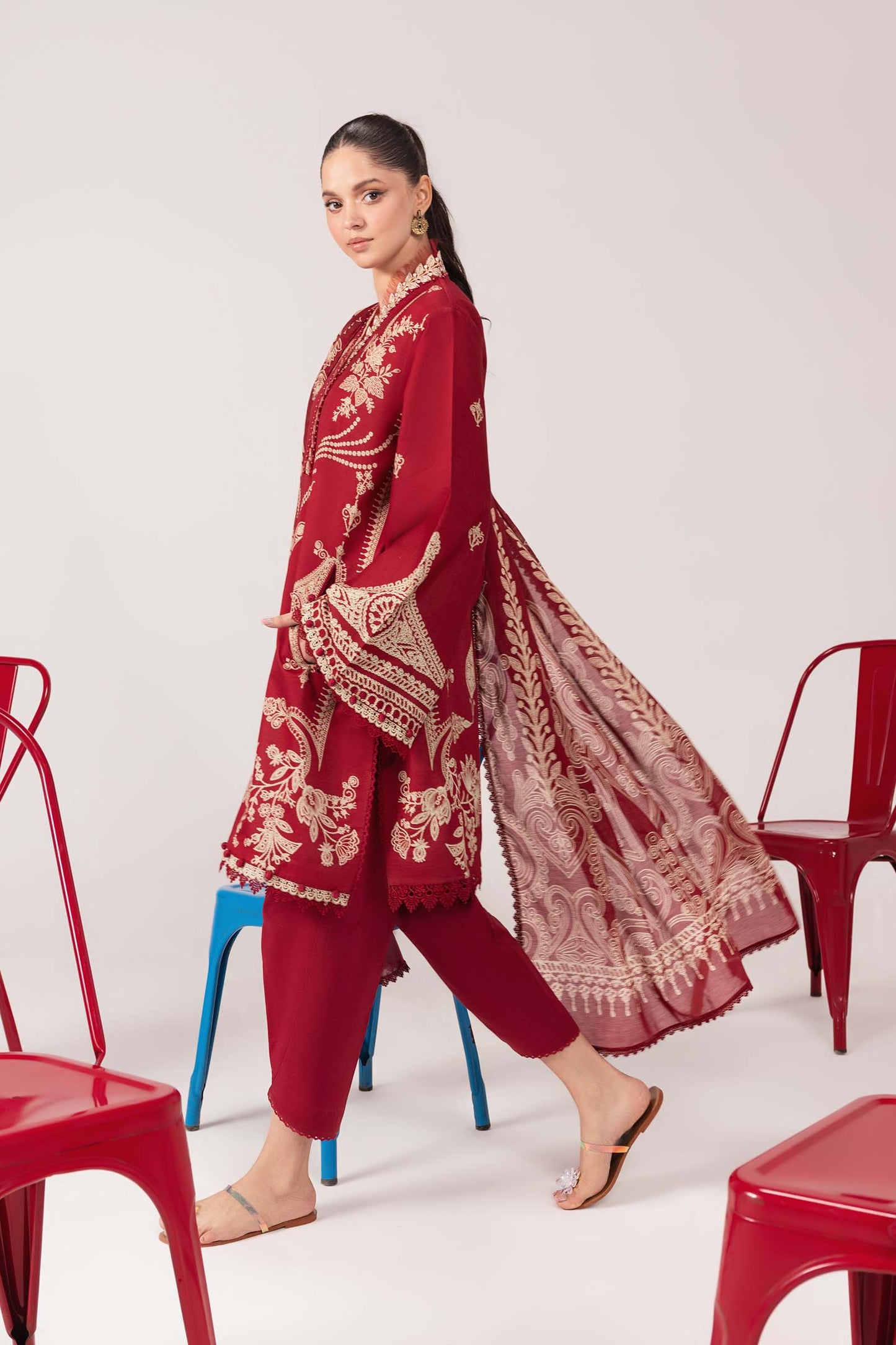 MARIA.B M.BASIC LAWN 202=3A Aangan the essence of lawn & chiffon