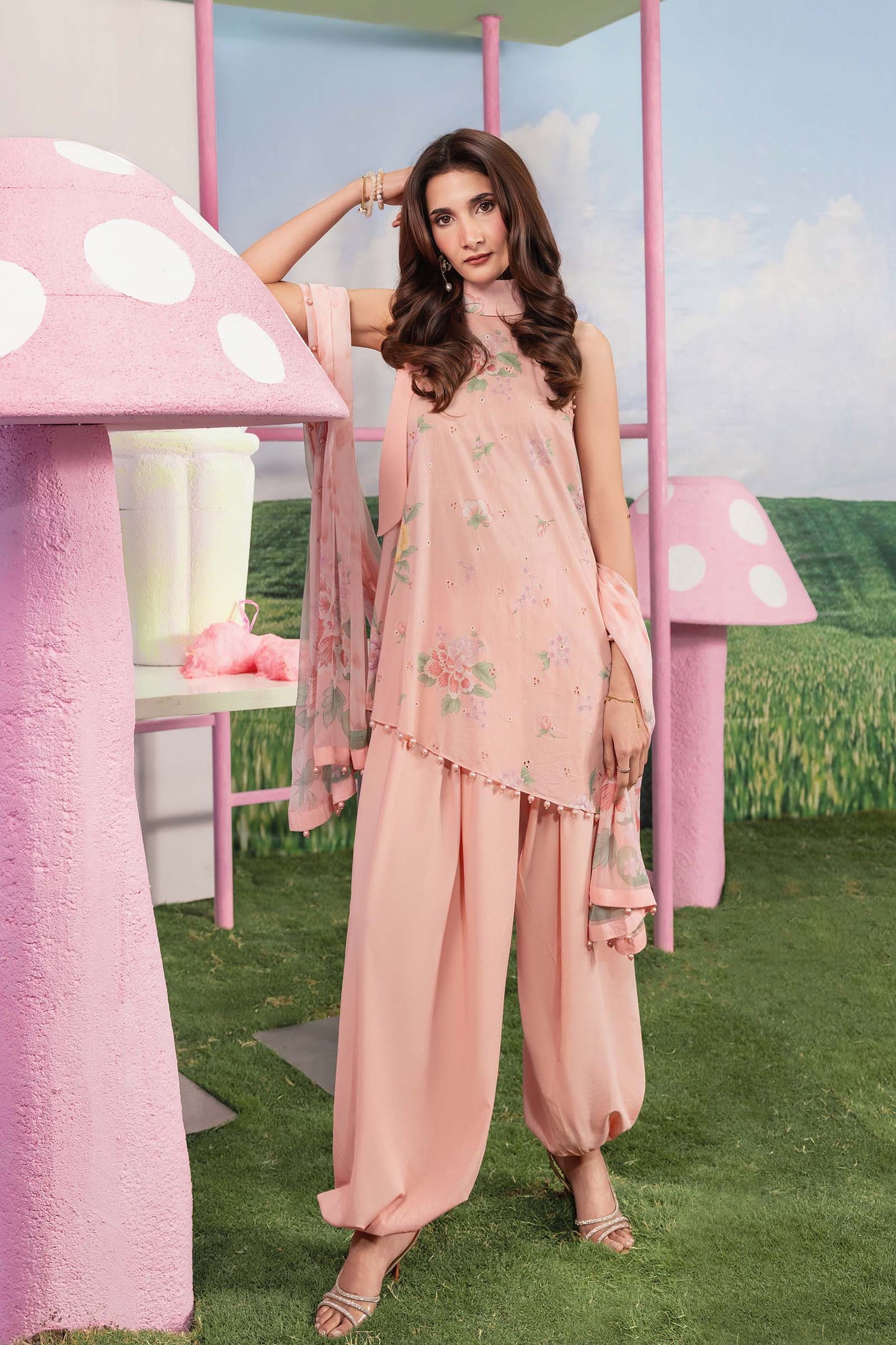 MARIA.B M.BASIC LAWN 202=8A Aangan the essence of lawn & chiffon