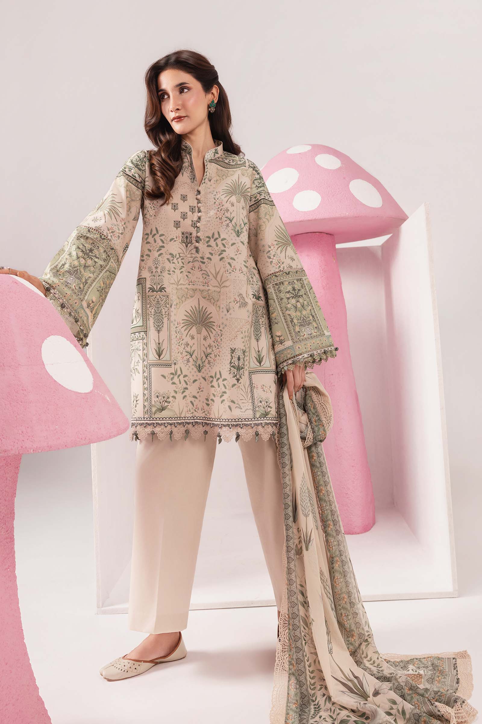 MARIA.B M.BASIC LAWN 202=11 A Aangan the essence of lawn & chiffon