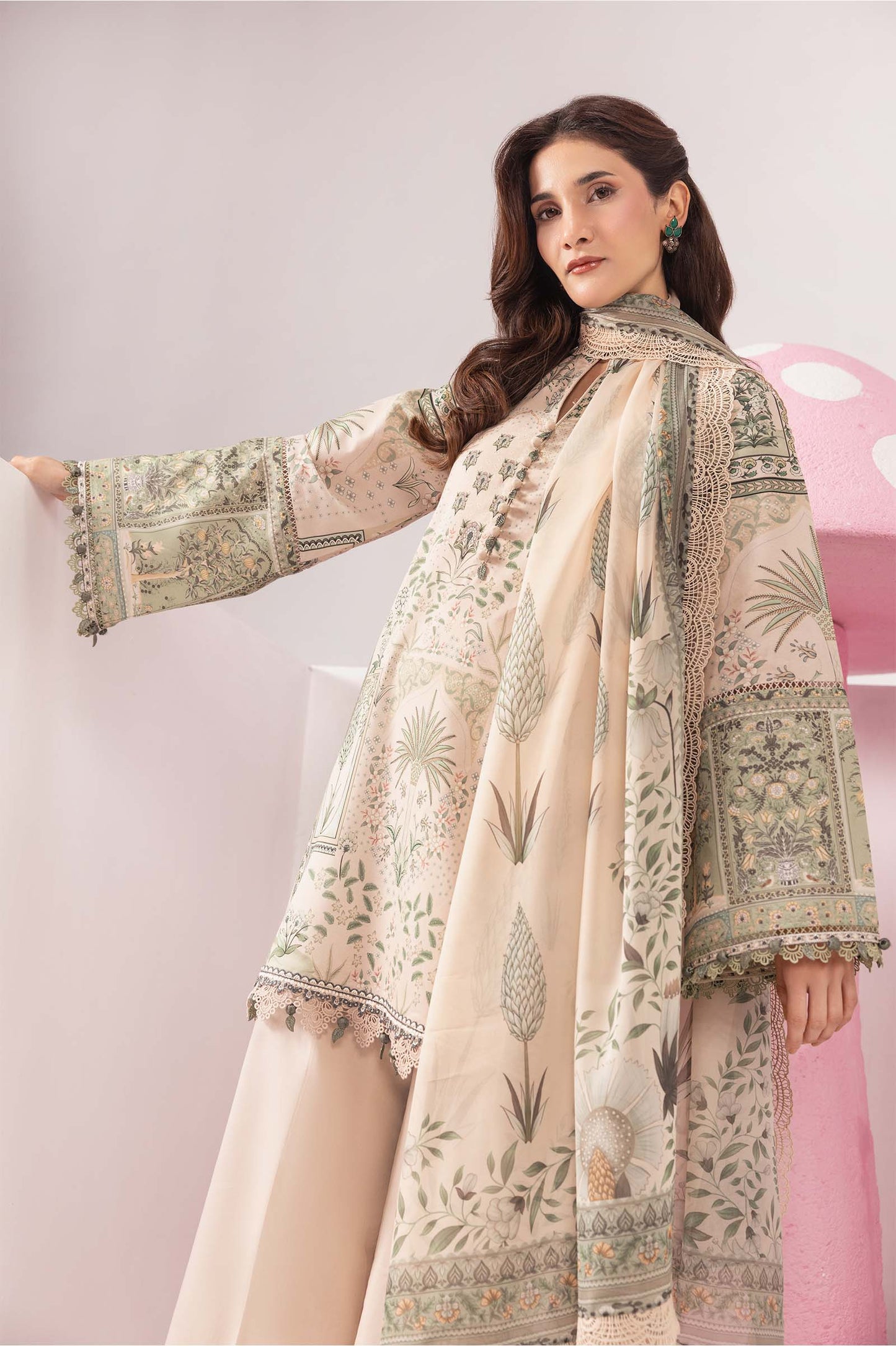 MARIA.B M.BASIC LAWN 202=11 A Aangan the essence of lawn & chiffon