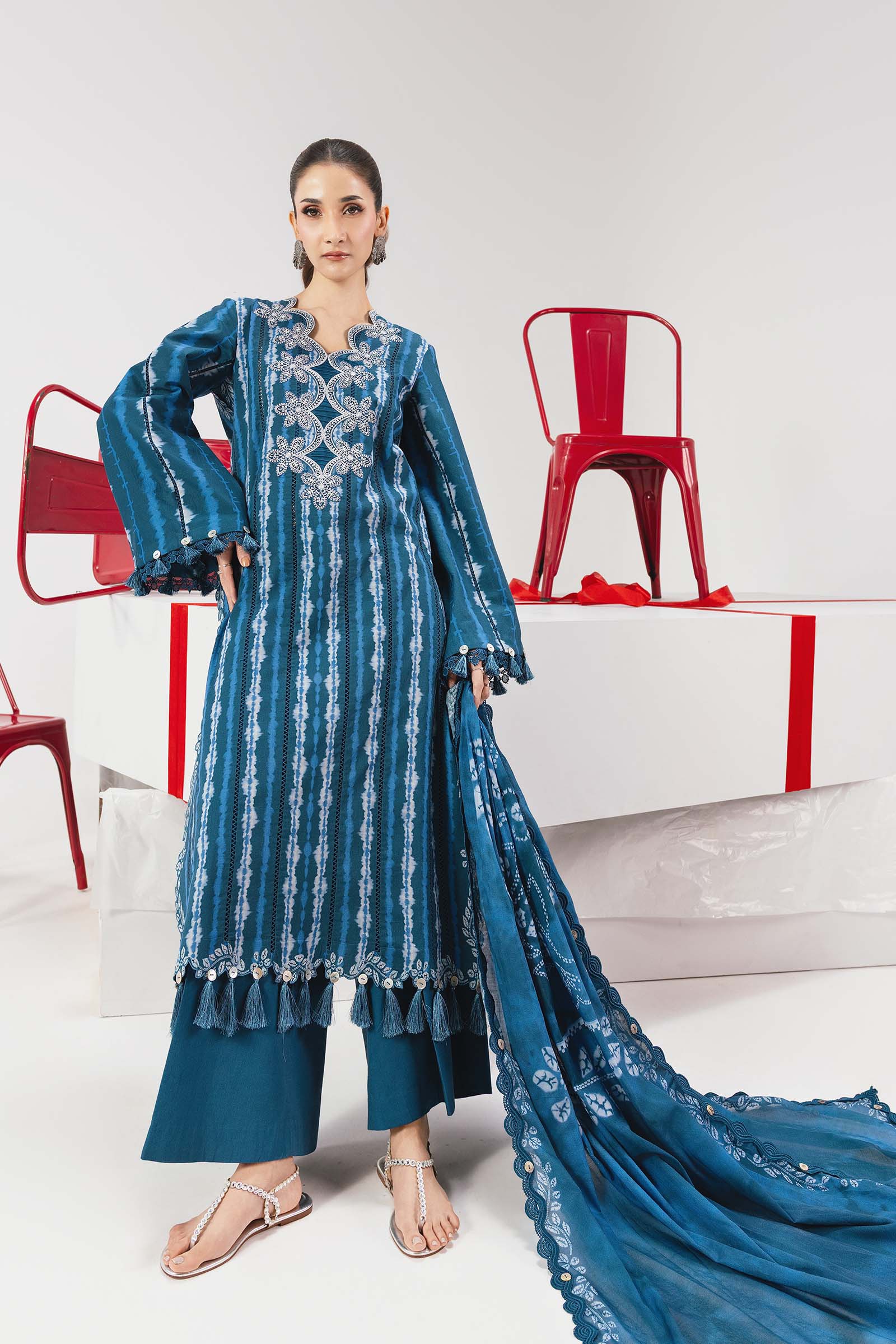 MARIA.B M.BASIC LAWN 202=14B Aangan the essence of lawn & chiffon