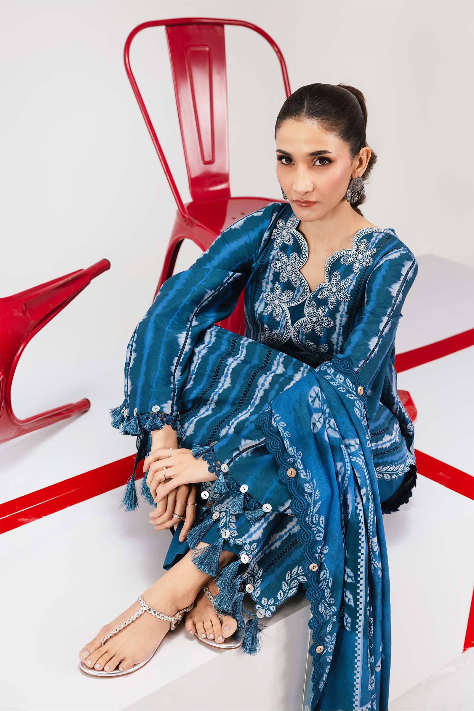 MARIA.B M.BASIC LAWN 202=14B Aangan the essence of lawn & chiffon