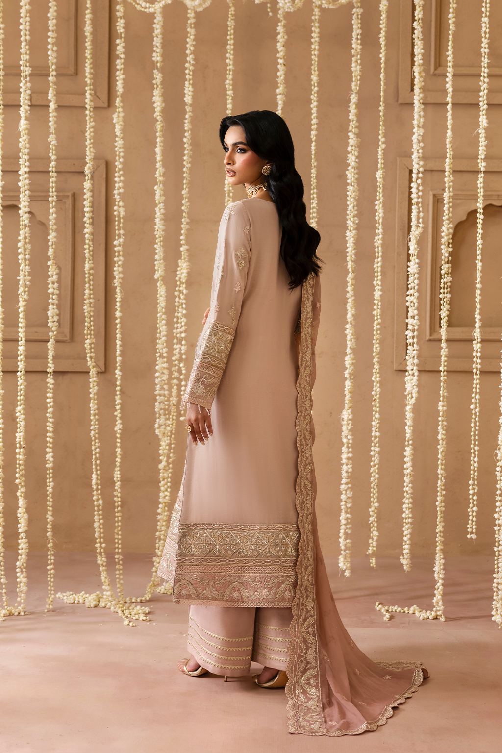  	Buy Emaan Adeel festive chiffon suits online in India
• 	Original Pakistani chiffon suits by Emaan Adeel in Lucknow
• 	Emaan Adeel designer salwar suits available in India
• 	Shop Emaan Adeel chiffon suits for weddings in Luckno