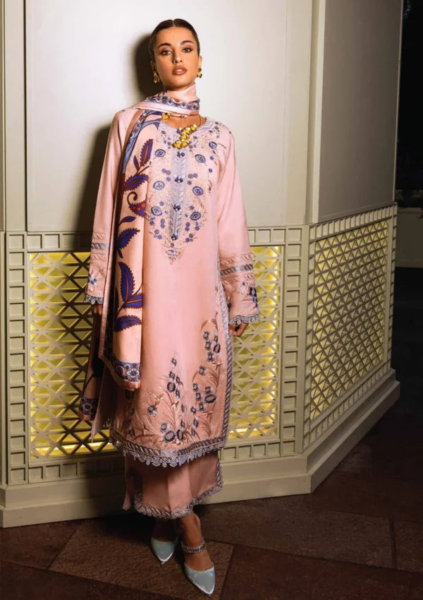 Mushq Broadway Showtime’23 Aangan the essence of lawn & chiffon