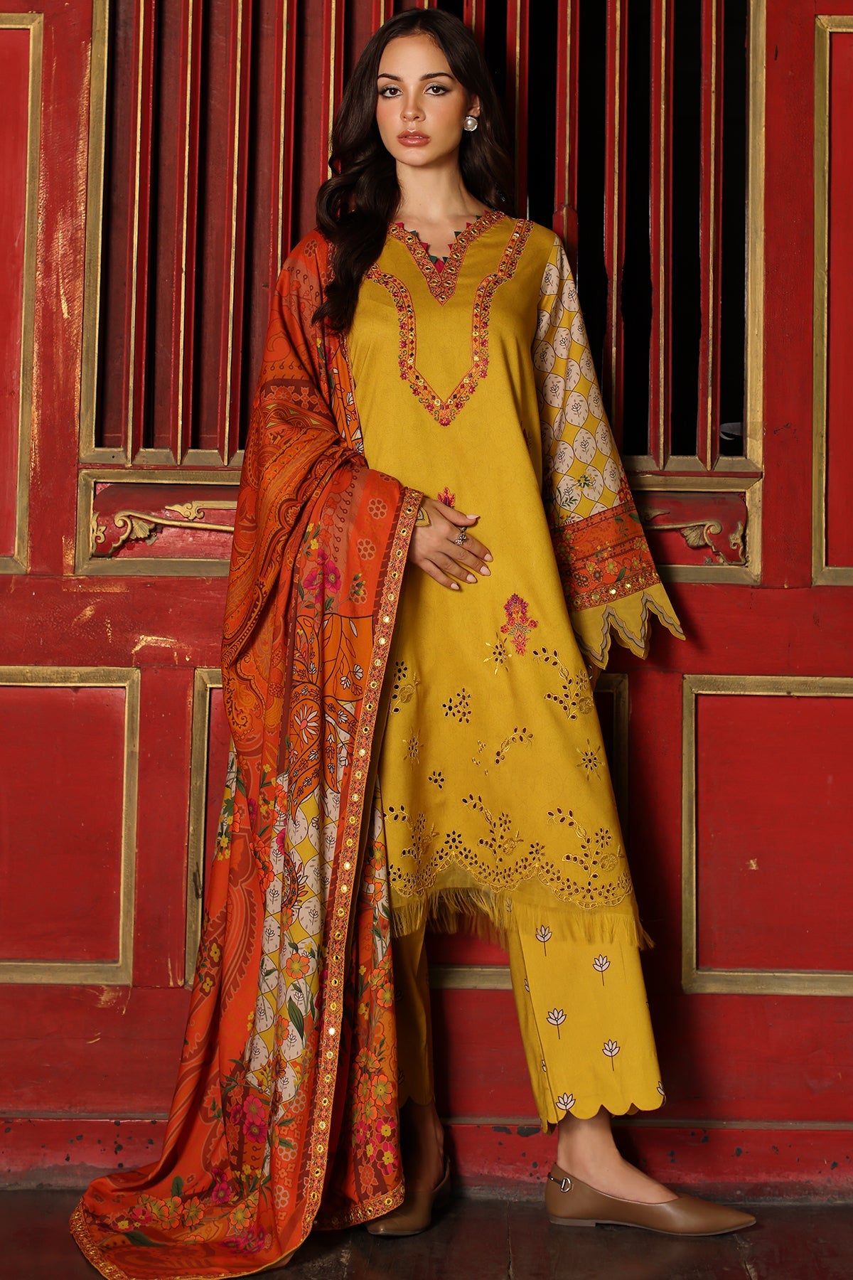 Aangan Charizma CCW7-03 embroidered linen shirt front