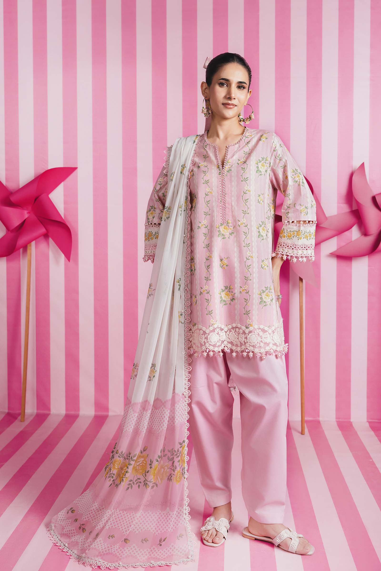 MARIA.B M.BASIC LAWN 202=2A Aangan the essence of lawn & chiffon
