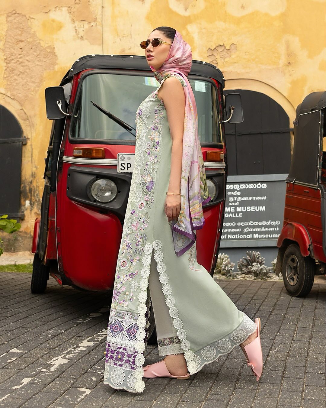 Mushq Manaram luxury lawn 25