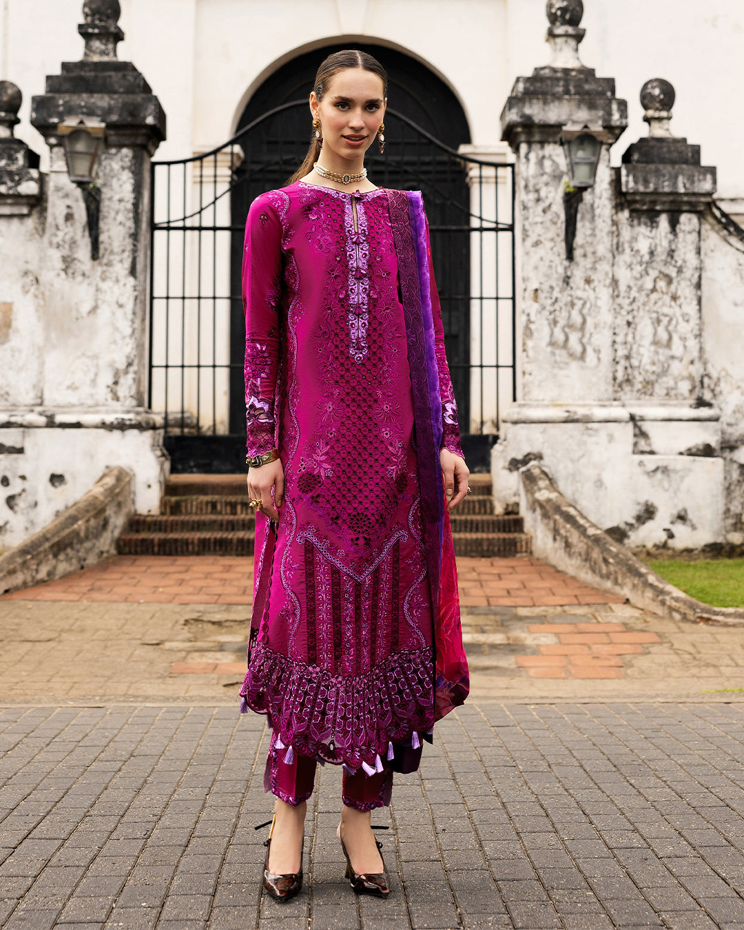 Mushq Manaram Luxury Lawn ’25