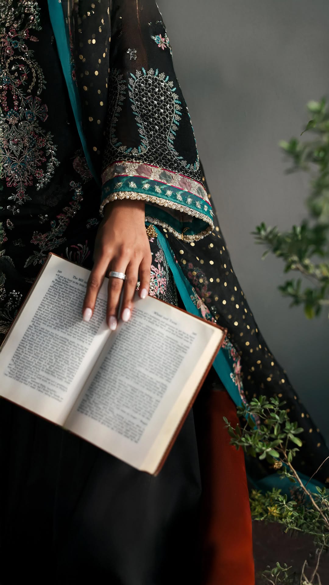 - Block printed organza dupatta adds artisanal charm
