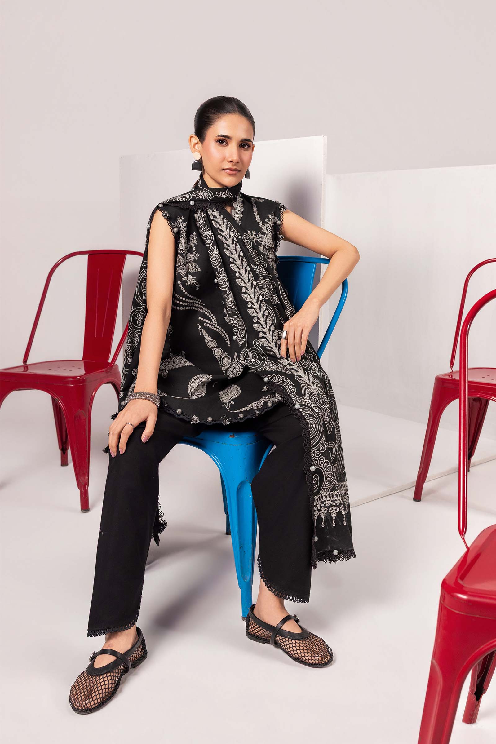 MARIA.B M.BASIC LAWN 202=3B Aangan the essence of lawn & chiffon