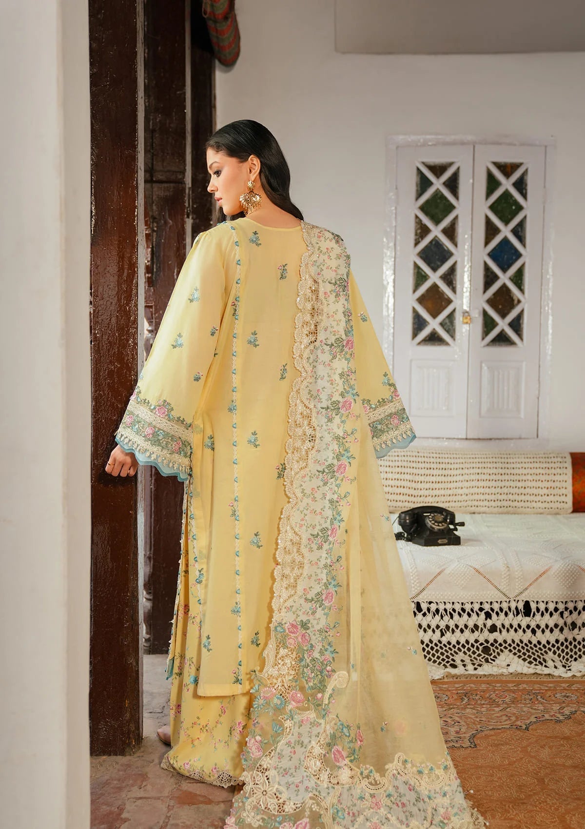 KAHF LUXURY LAWN =MUSKAAN Aangan | the Essence of Lawn & Chiffon