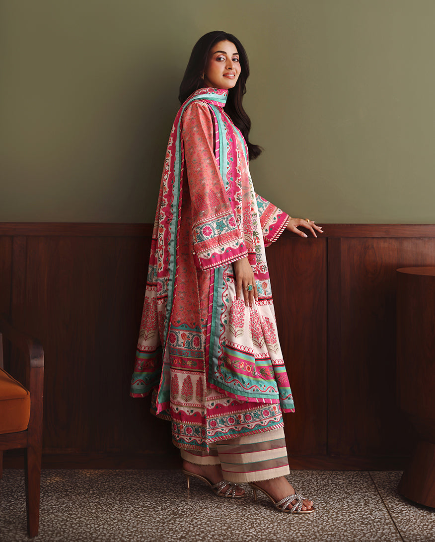 Mushq Born Ready Peach - embroidered neckline detail