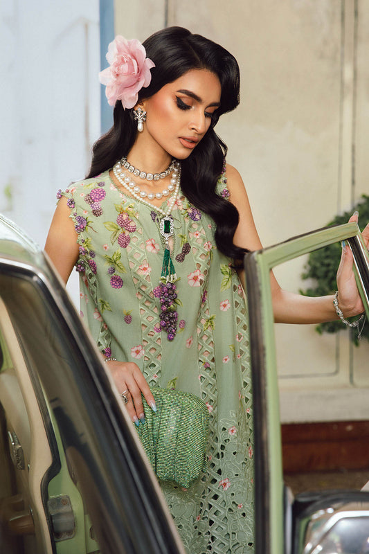 	Maria B MPrint Fall/Winter Pakistani designer outfit featuring paisley motifs and premium khaddar fabric