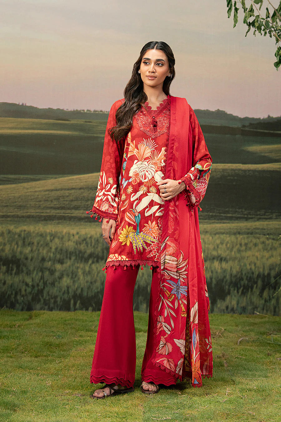 MB-PFUS25-05B | Maria B | Mbasic Fall Collection 2025 Aangan.the essence of lawn & chiffon
