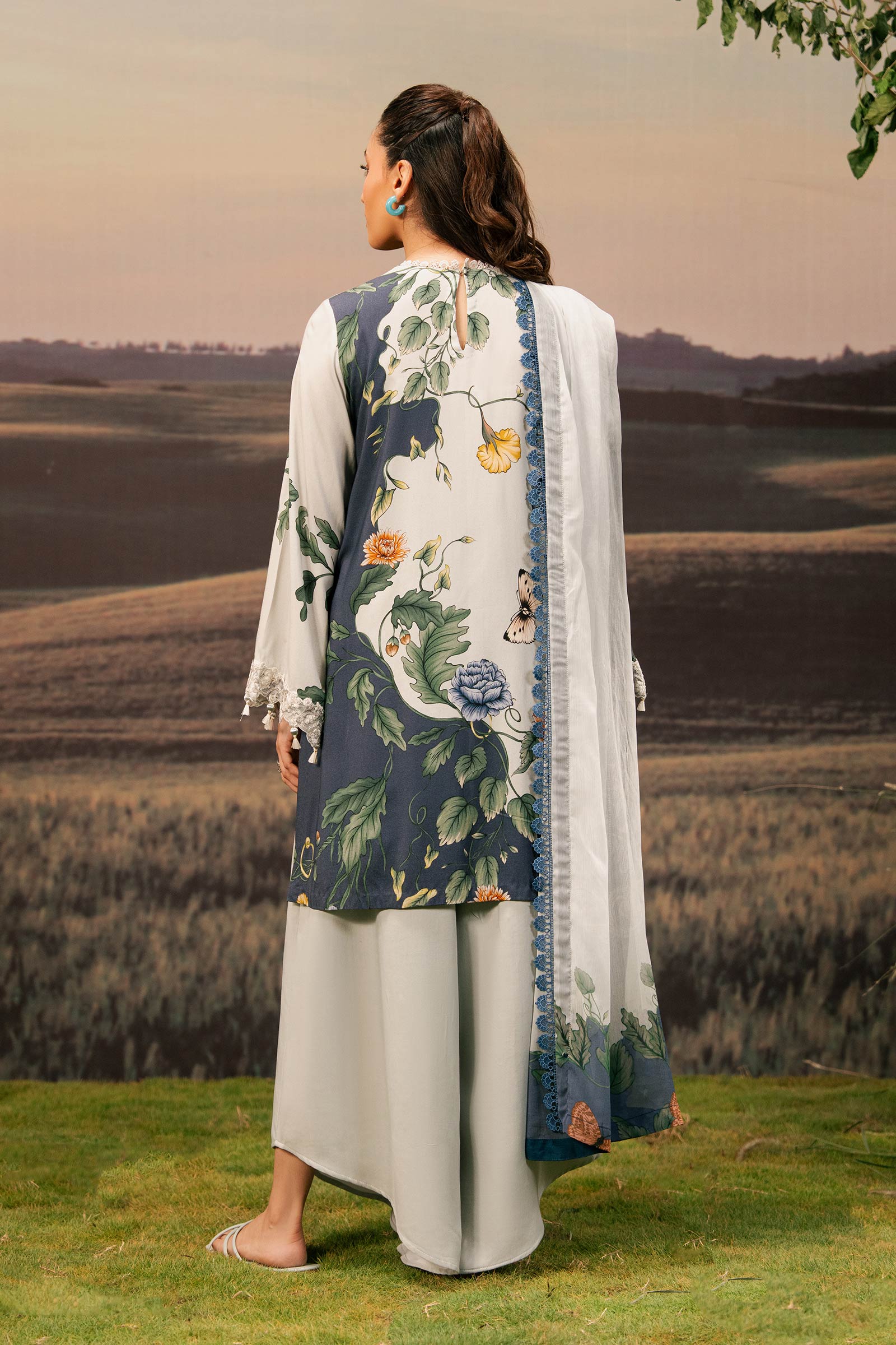 MB-PFUS25-07B | Maria B | Mbasic Fall Collection 2025 Aangan.the essence of lawn & chiffon