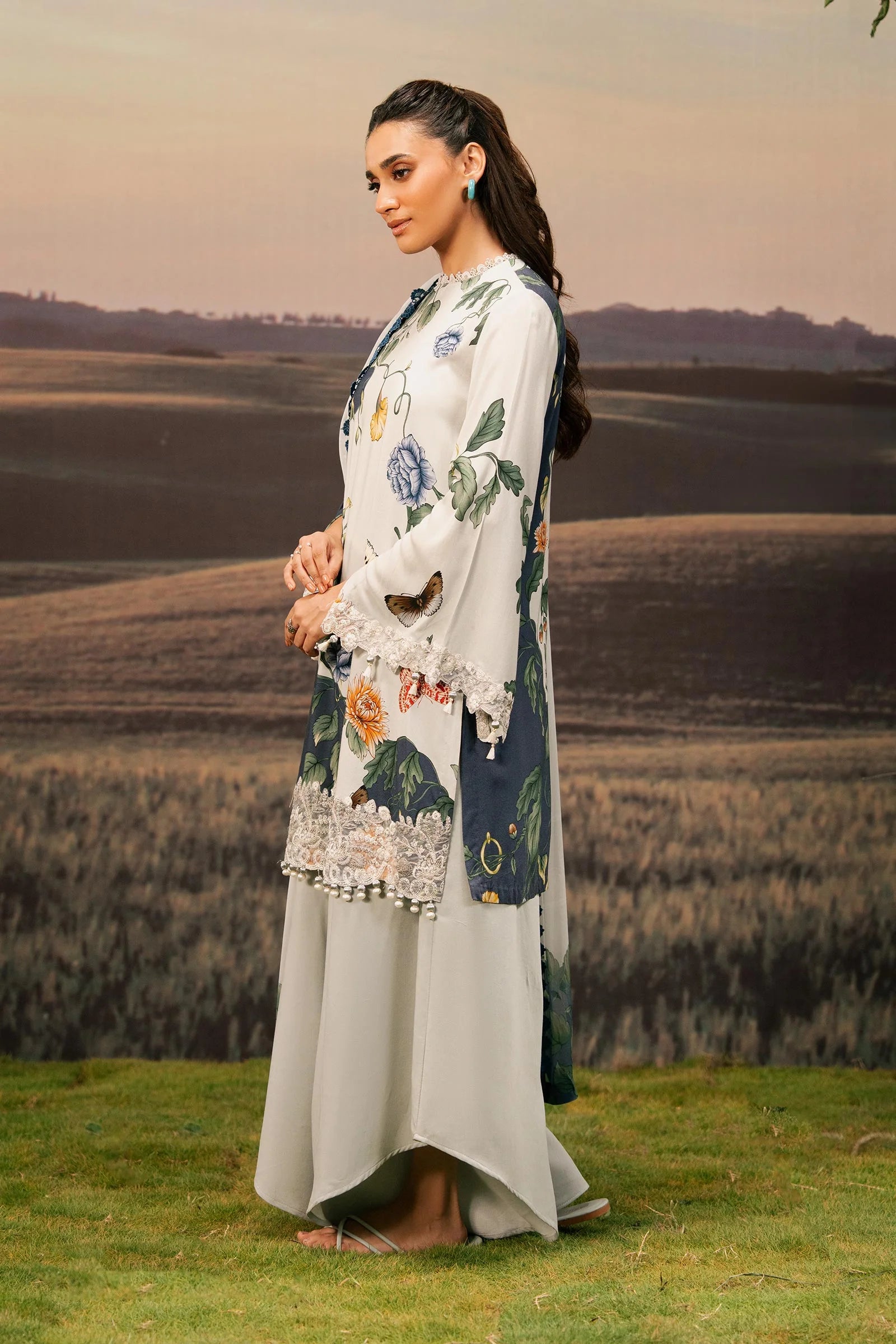 MB-PFUS25-07B | Maria B | Mbasic Fall Collection 2025 Aangan.the essence of lawn & chiffon