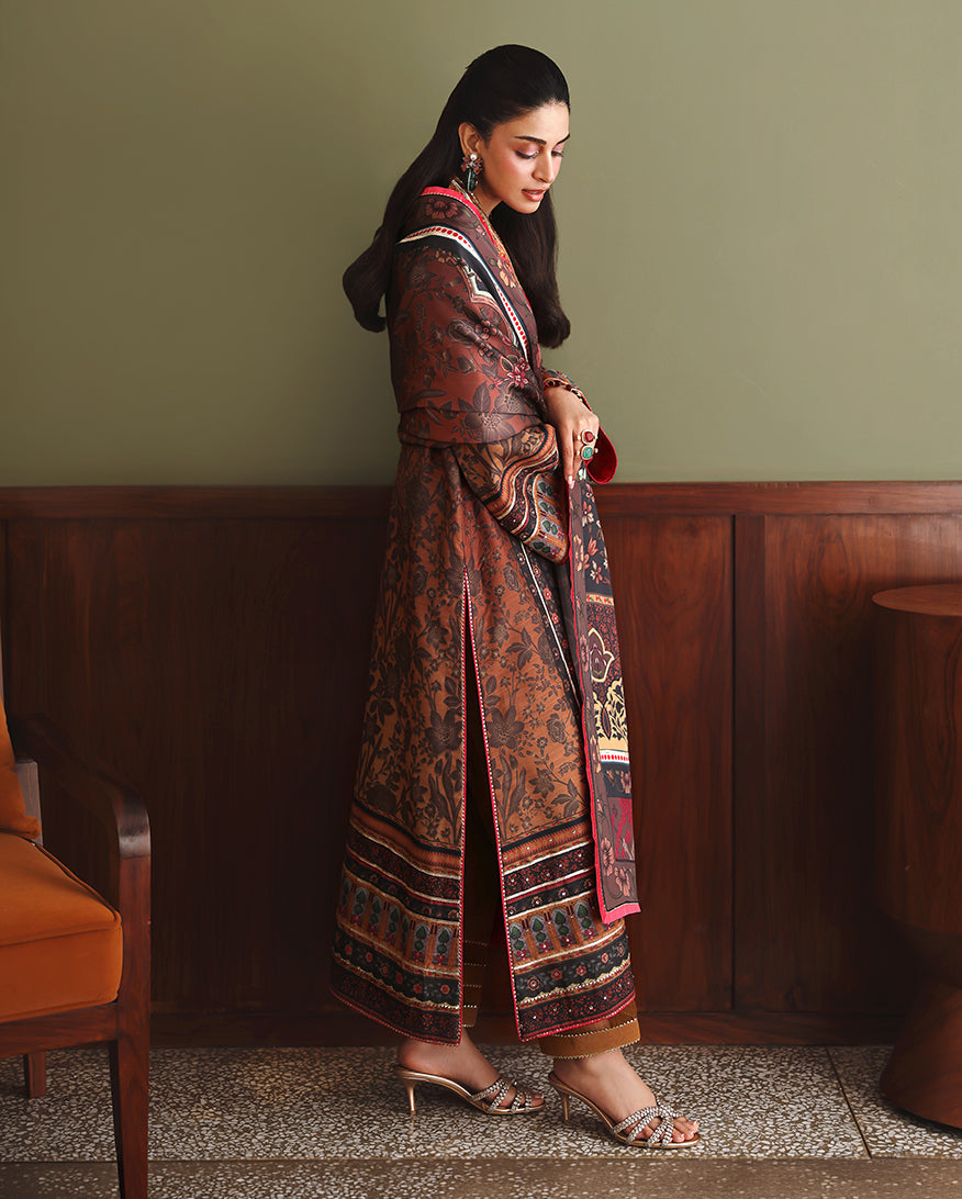 Mushq Effortlessly Me Black - embroidered neckline detail