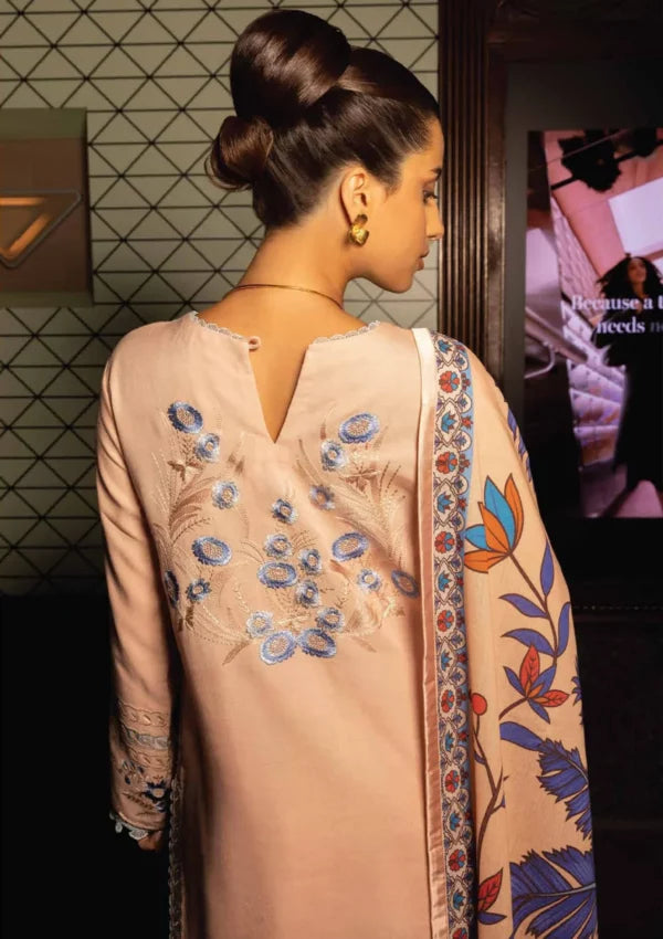 Mushq Broadway Showtime’23 Aangan the essence of lawn & chiffon