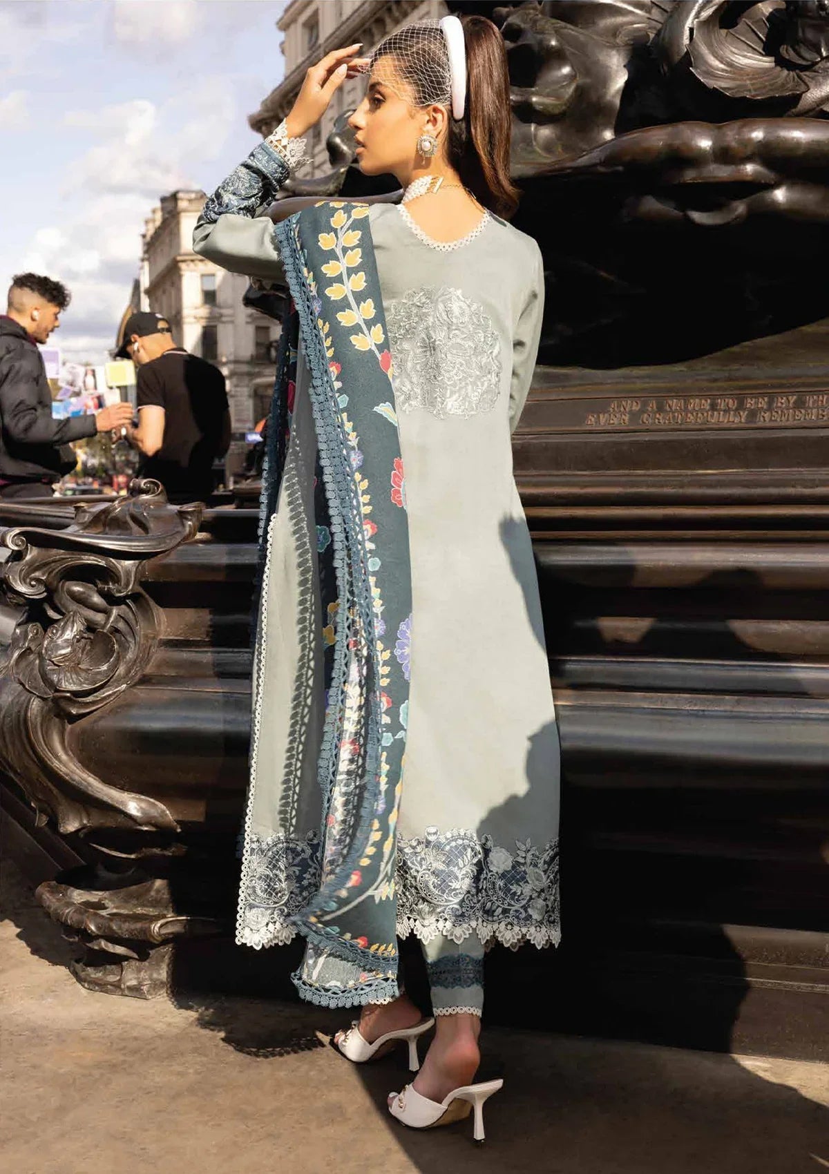 MUSHQ BROADWAY-23 Aangan the essence of lawn & chiffon