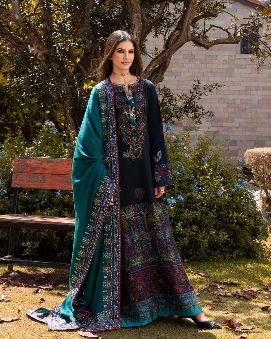 	Mushq Broadway festive winter collection for ladies
• 	Elegant Pakistani winter outfits by Mushq Broadway
• 	Mushq Broadway luxury salwar suits for cold weather
• 	Mushq Broadway winter fashion Pakistani suits online
