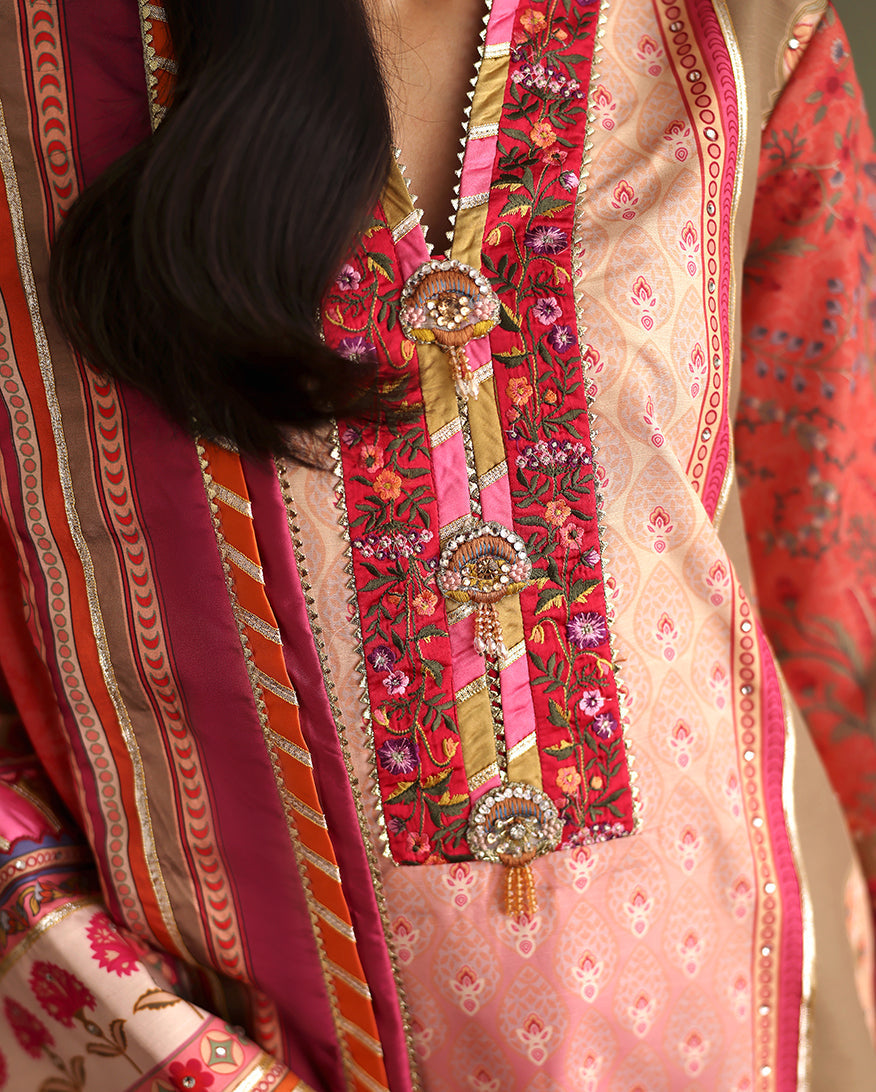 Mushq Rose Mood Peach - full styled look