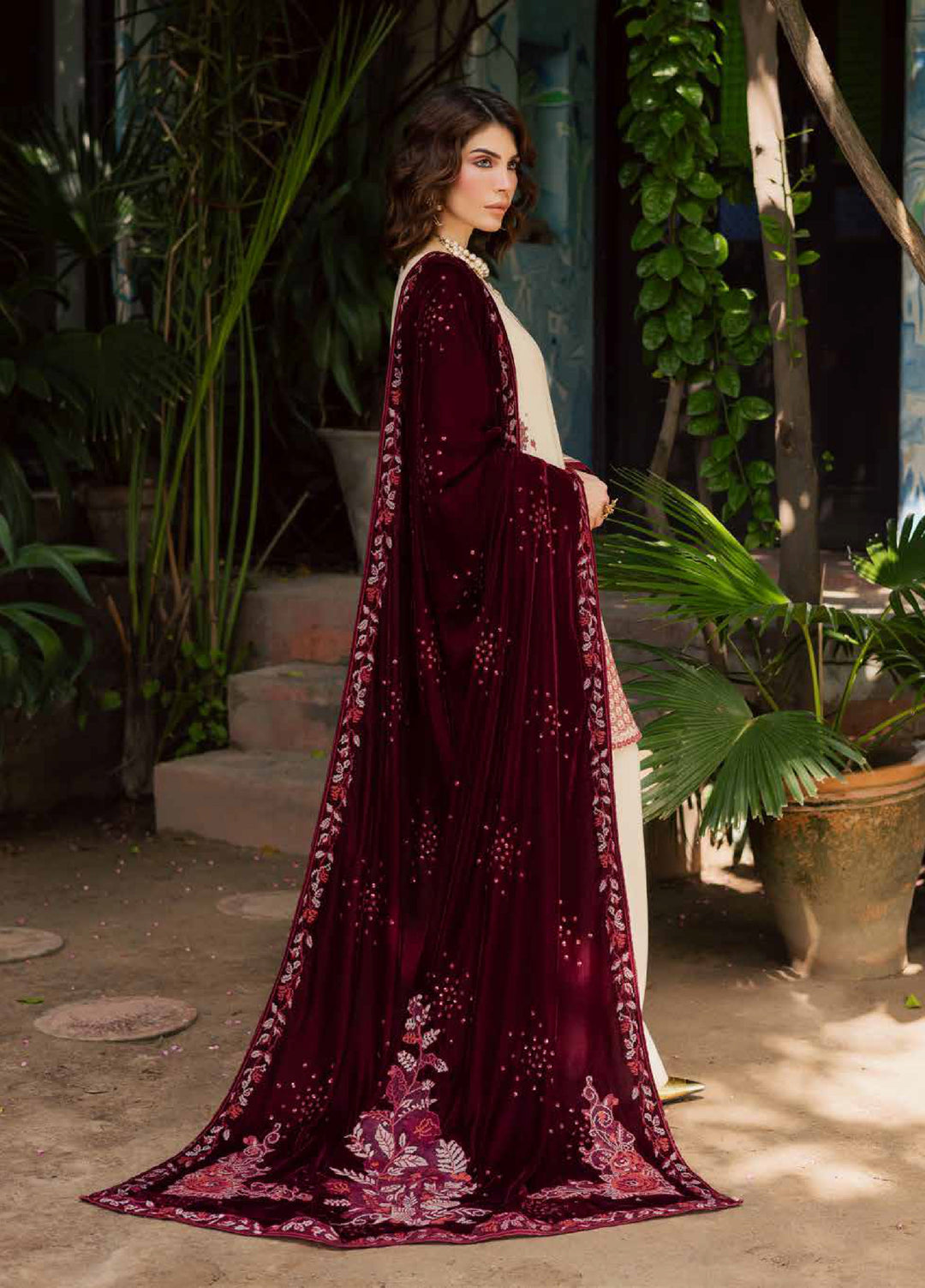 nureh leather peach embroidered winter suit for women  
nureh leather peach unstitched 3-piece suit with velvet shawl  
