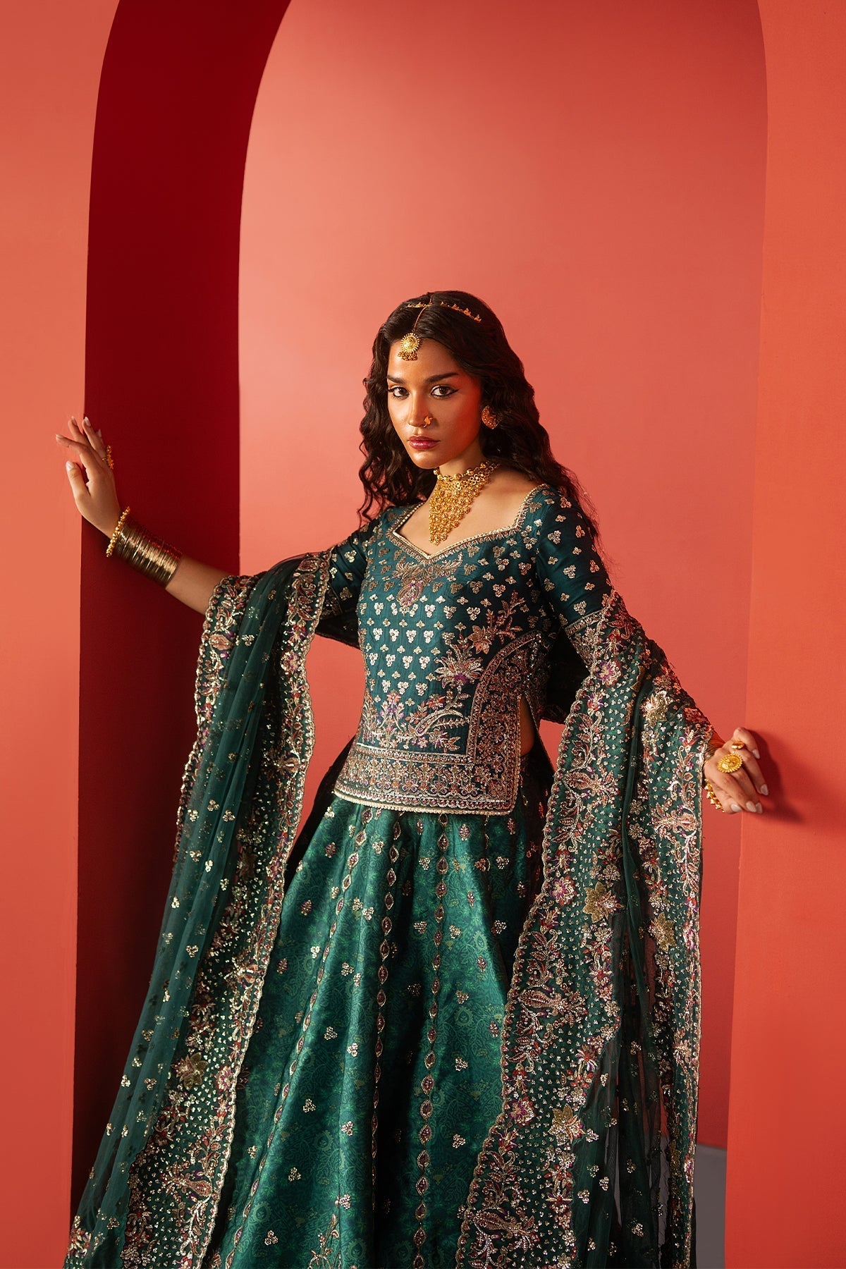 Afrozeh Divani Silk 2025-Afsar Aangan the essence of lawn & chiffon